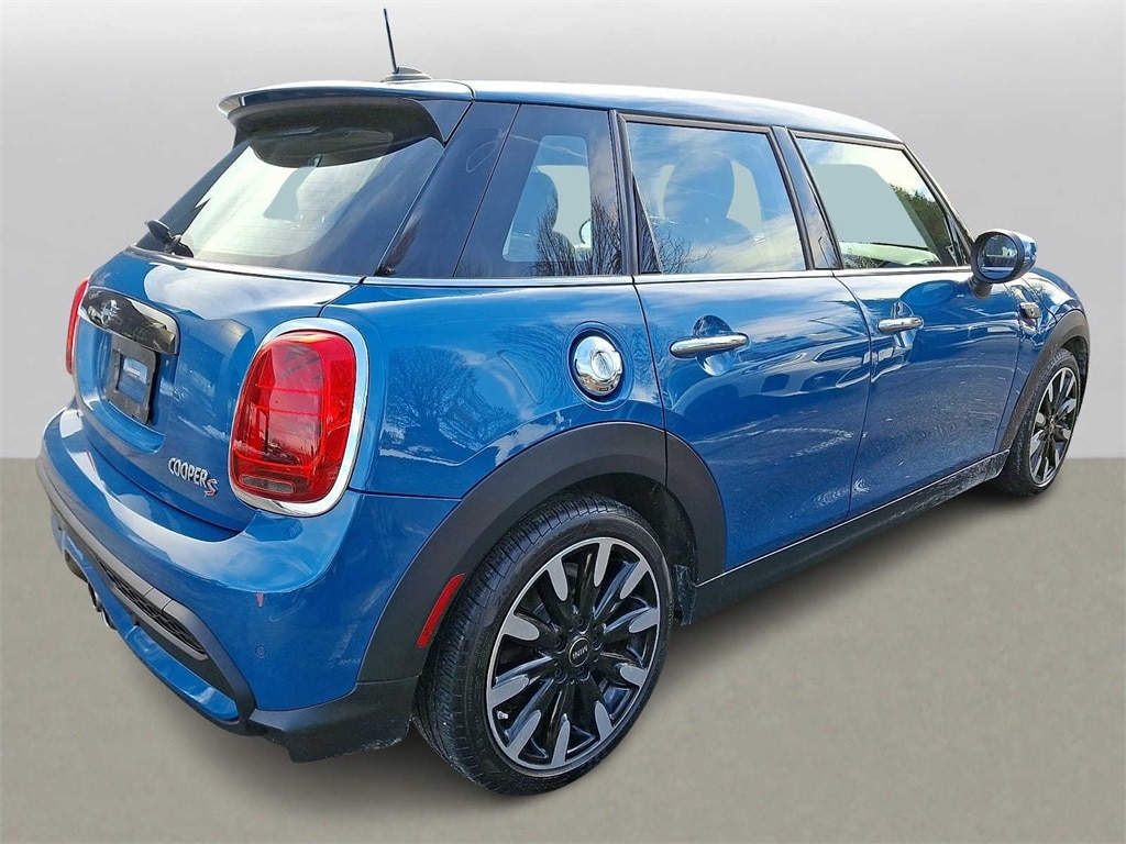 Thumbnail: 2023 MINI Cooper Hardtop - 4
