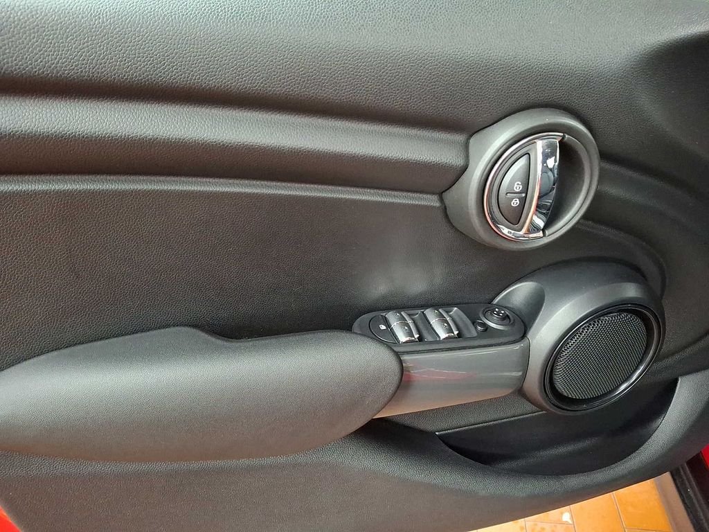 Thumbnail: 2021 MINI Cooper Hardtop - 10