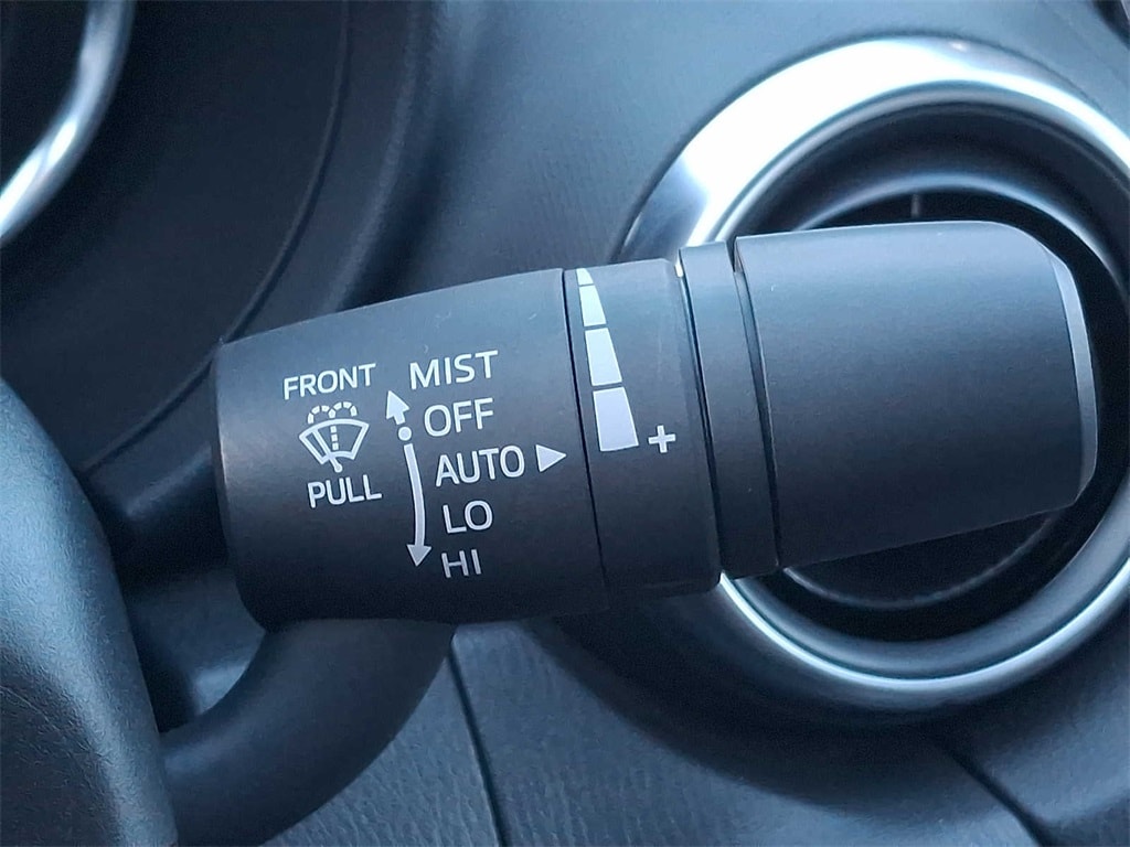 Thumbnail: 2022 Mazda MX-5 Miata - 20