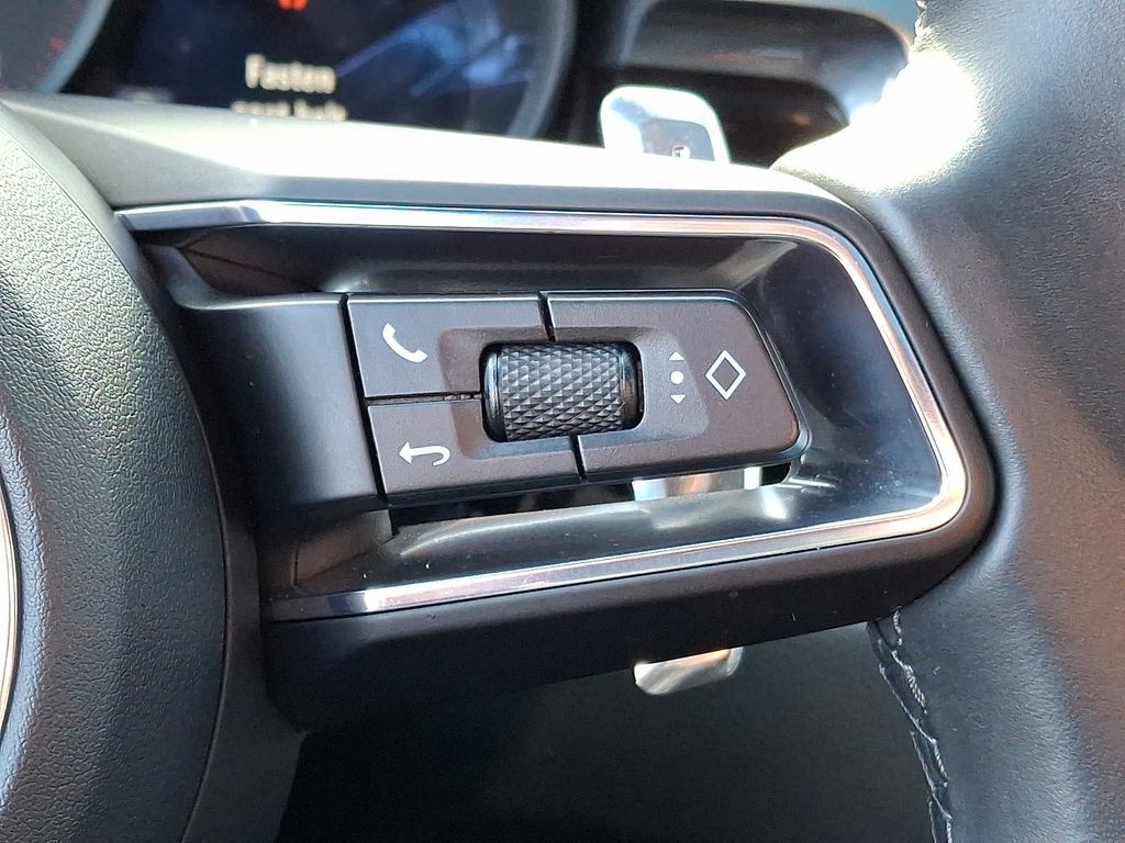 Thumbnail: 2022 Porsche Macan - 19