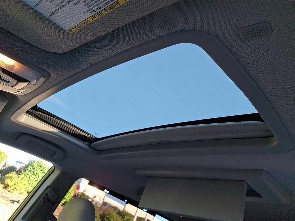 Thumbnail: 2020 Toyota Sienna - 19