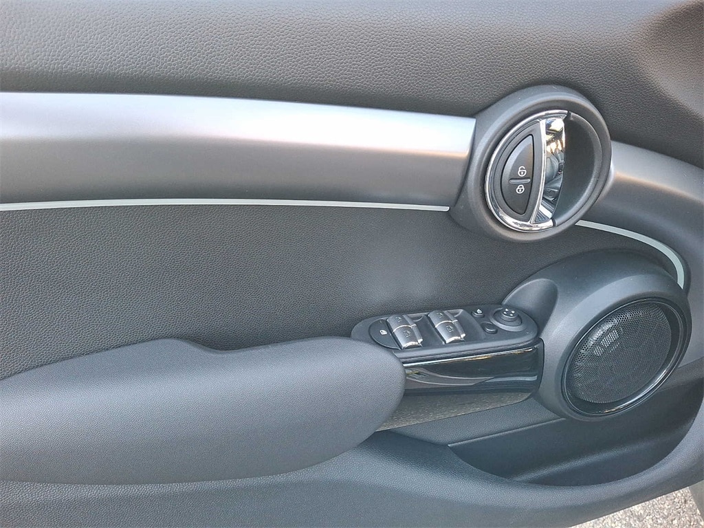 Thumbnail: 2024 MINI Cooper Hardtop - 9