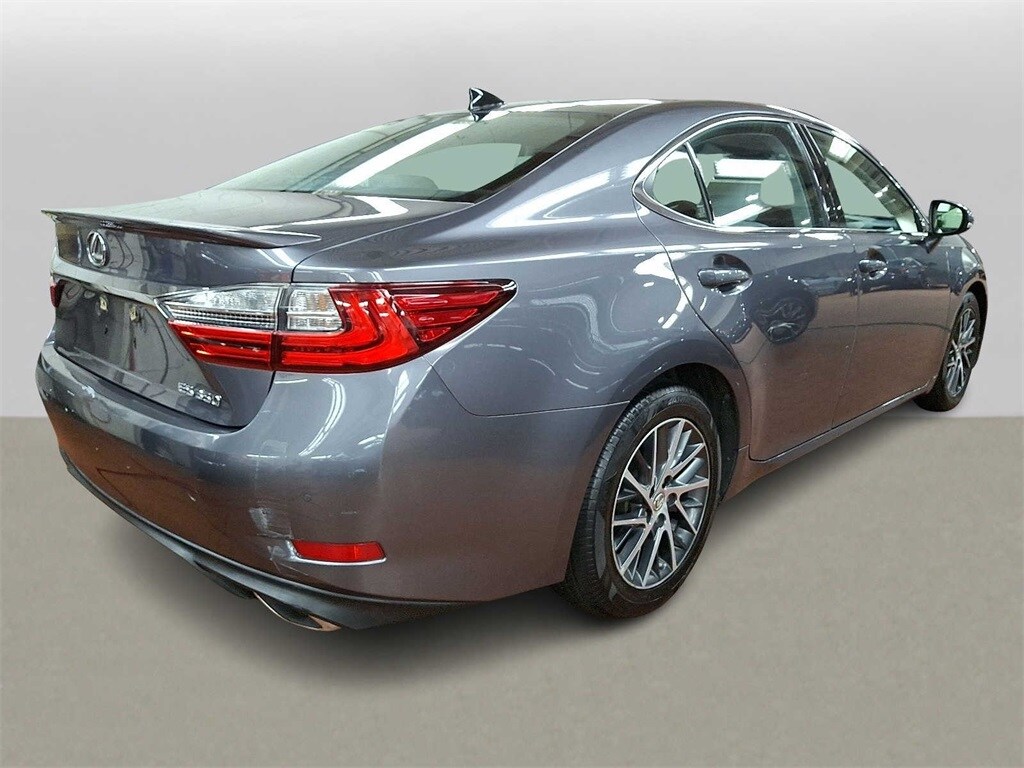2017 Lexus ES 350 photo 4