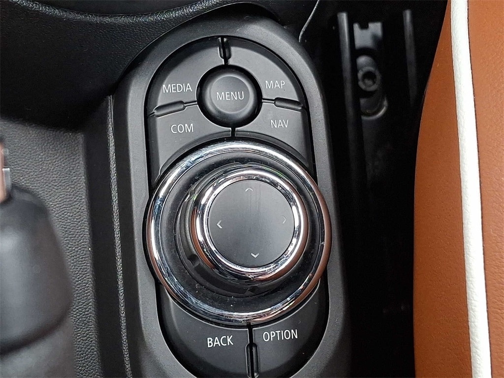 Thumbnail: 2022 MINI Cooper Convertible - 18