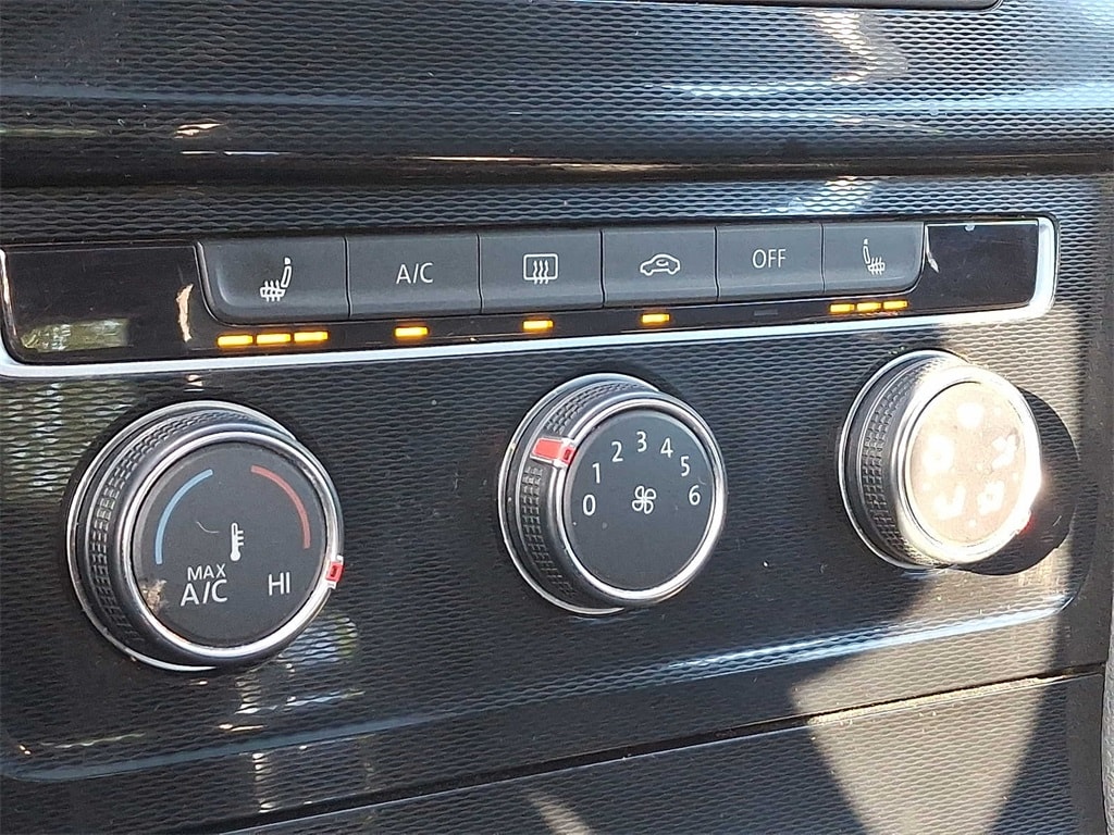 2017 Volkswagen Golf GTI SE 14