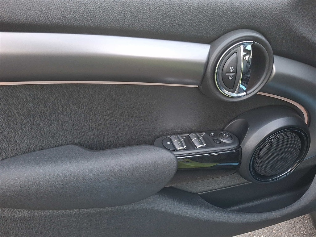 Thumbnail: 2023 MINI Cooper Hardtop - 9