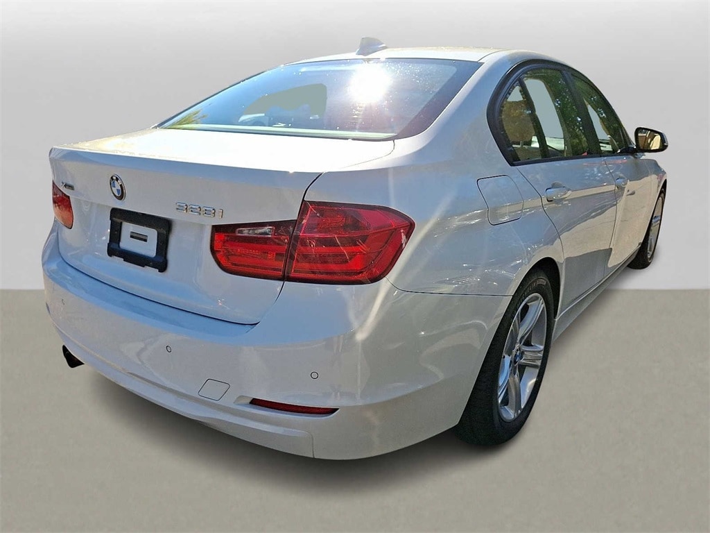 Thumbnail: 2015 BMW 3 Series - 4