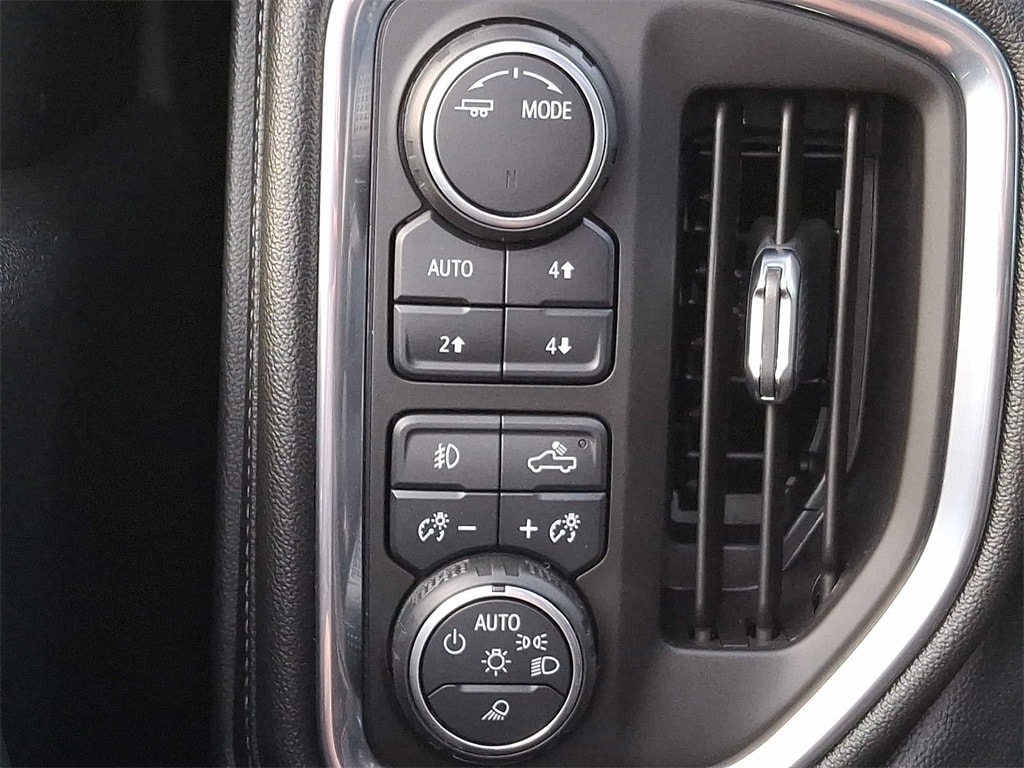 Thumbnail: 2021 Chevrolet Silverado 1500 - 21