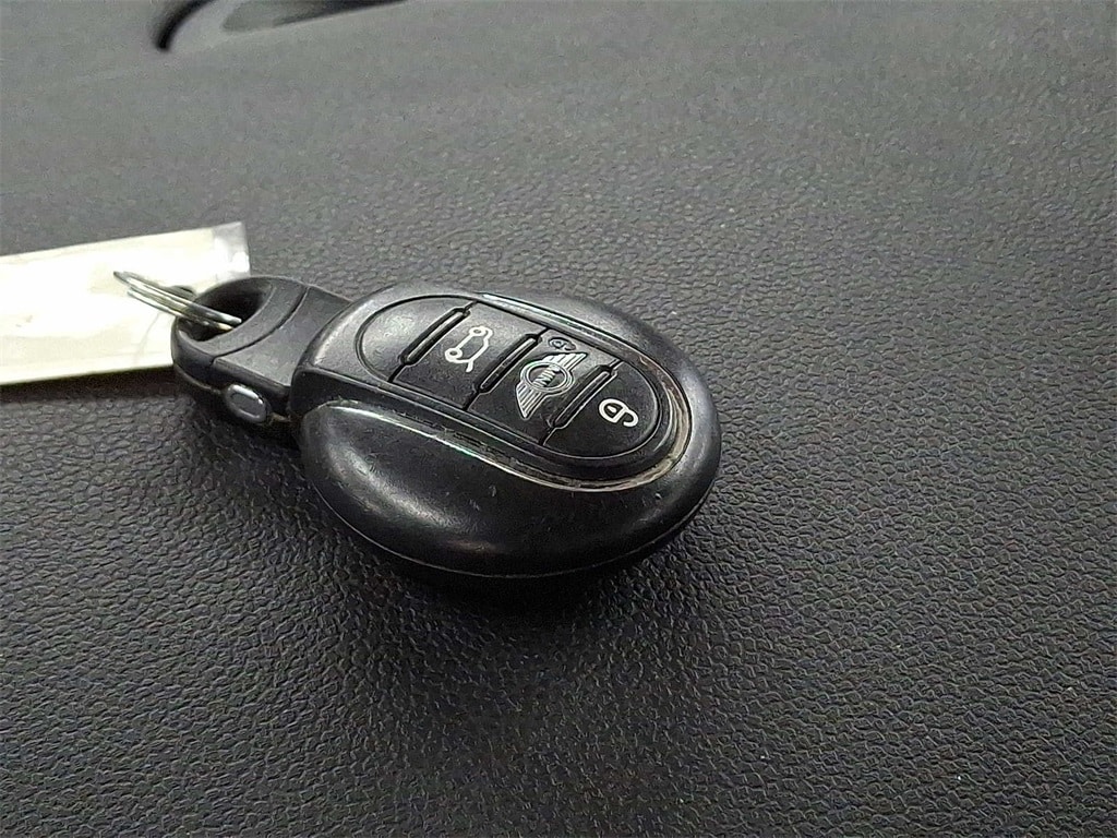 2016 MINI Cooper Base 23