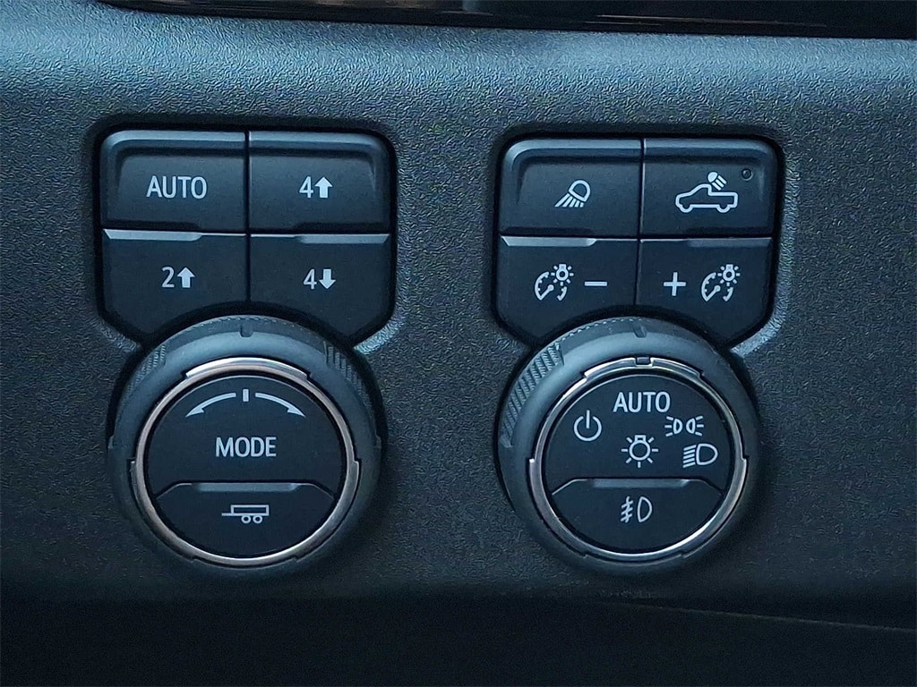 Thumbnail: 2023 Chevrolet Silverado 1500 - 19