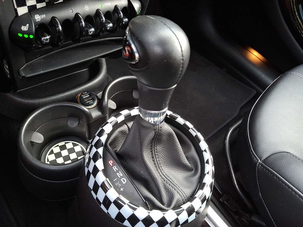 Thumbnail: 2015 MINI Cooper Countryman - 12