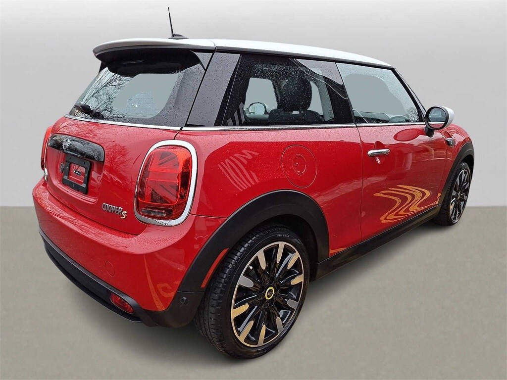 2024 Mini Cooper 2 Door Hardtop photo 4