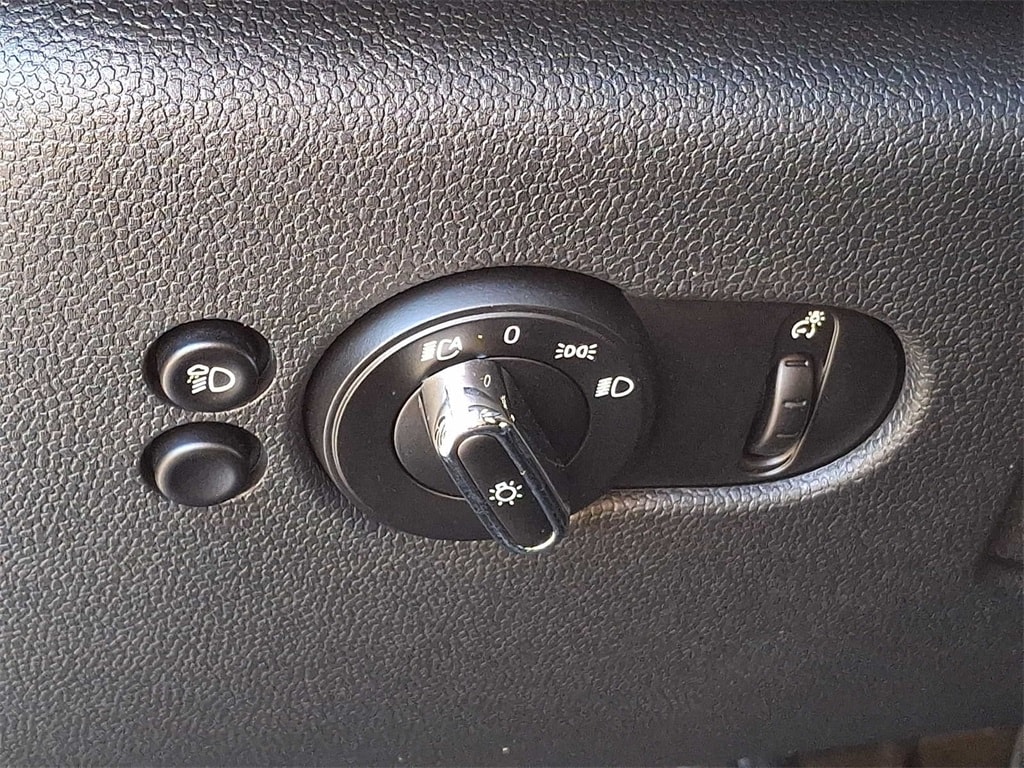 Thumbnail: 2023 MINI Cooper Hardtop - 26