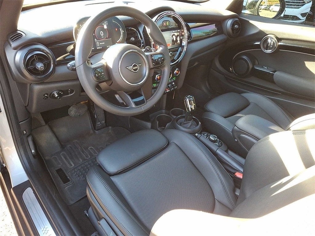 Thumbnail: 2023 MINI Cooper Hardtop - 11