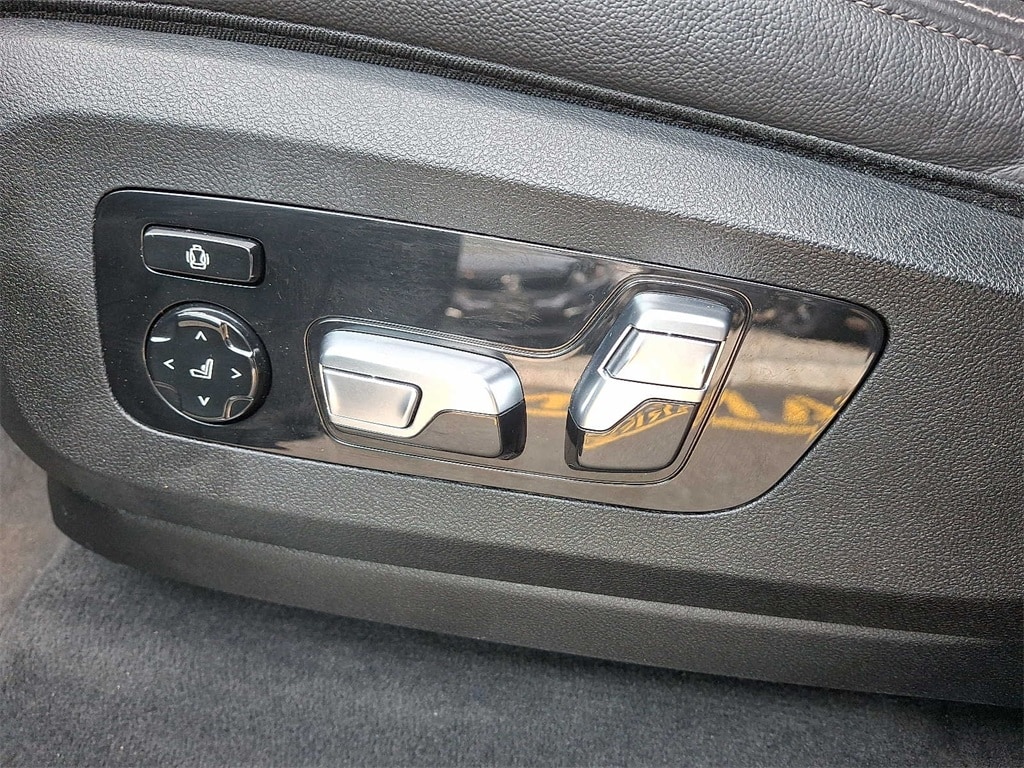 Thumbnail: 2022 BMW X5 - 11