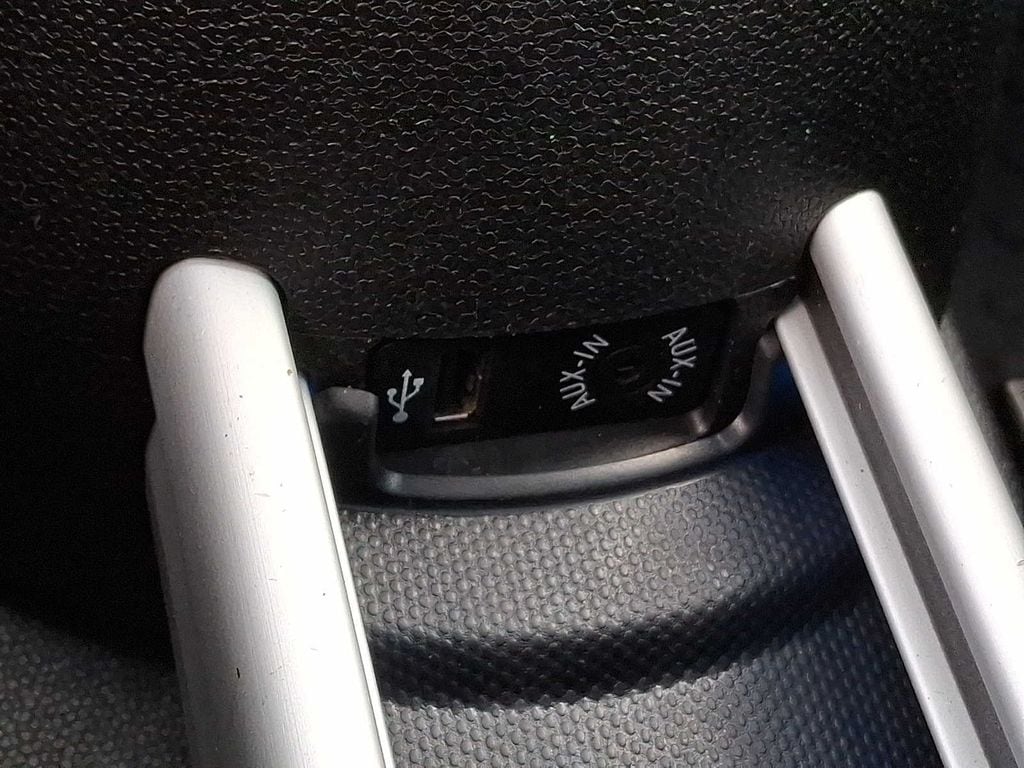 Thumbnail: 2014 MINI Cooper Countryman - 18