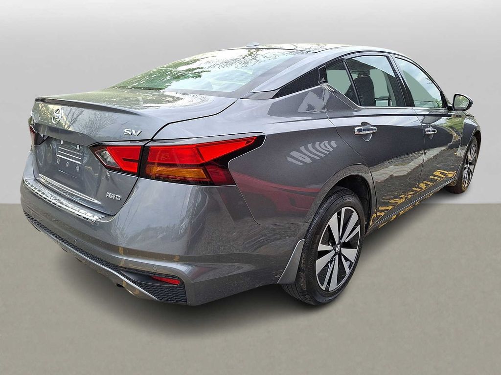 Thumbnail: 2020 Nissan Altima - 4