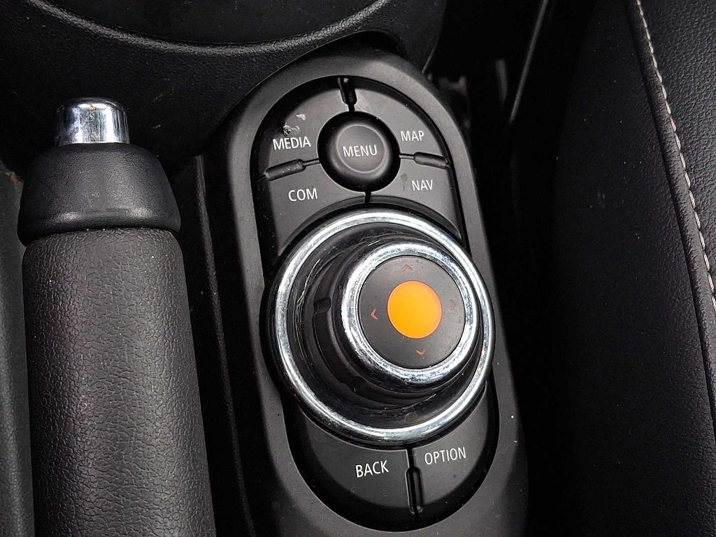 Thumbnail: 2021 MINI Cooper Hardtop - 18