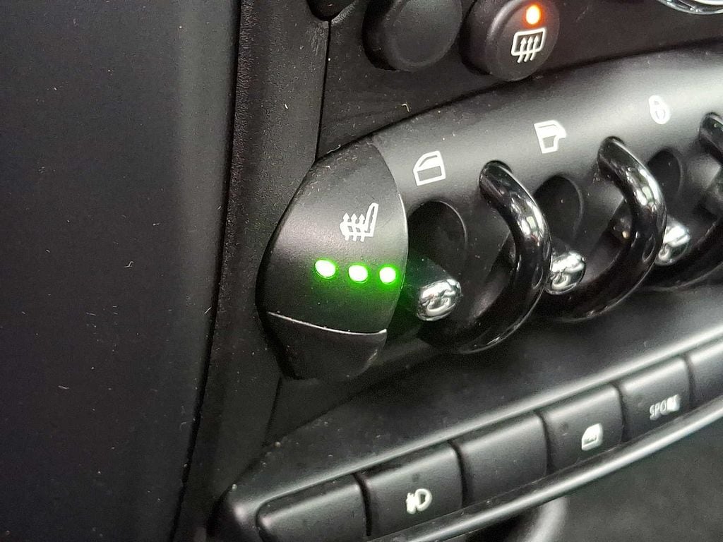 Thumbnail: 2012 MINI Cooper Countryman - 23