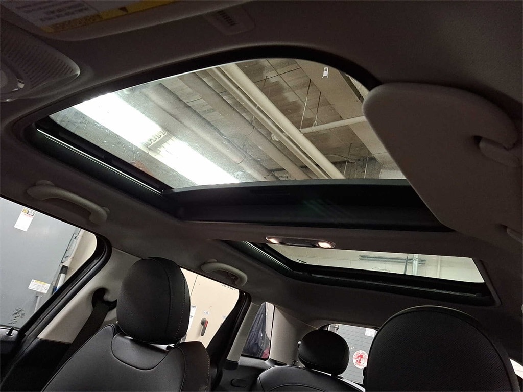 Thumbnail: 2023 MINI Cooper Hardtop - 11