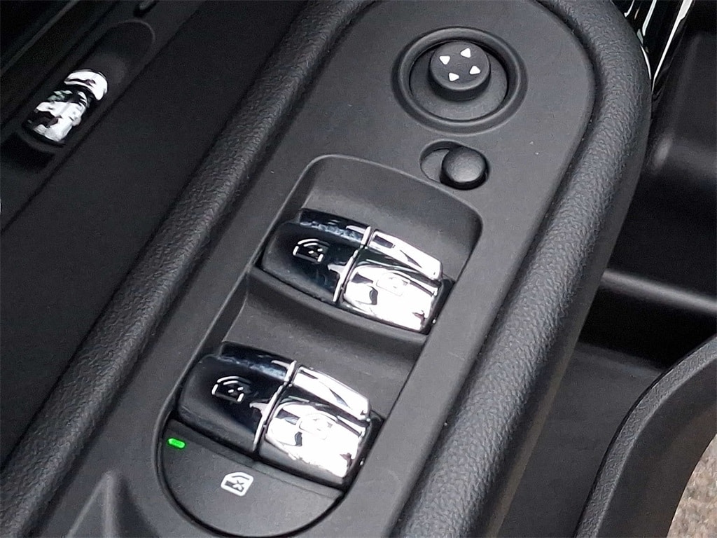 Thumbnail: 2023 MINI Cooper Countryman - 23