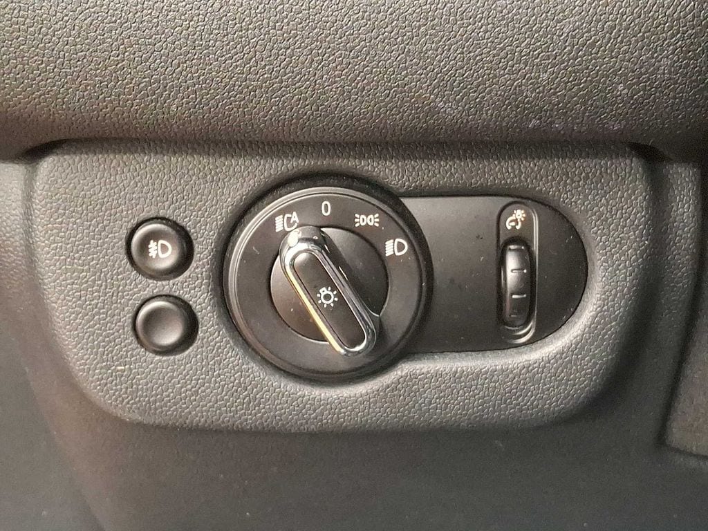 Thumbnail: 2017 MINI Cooper Clubman - 23