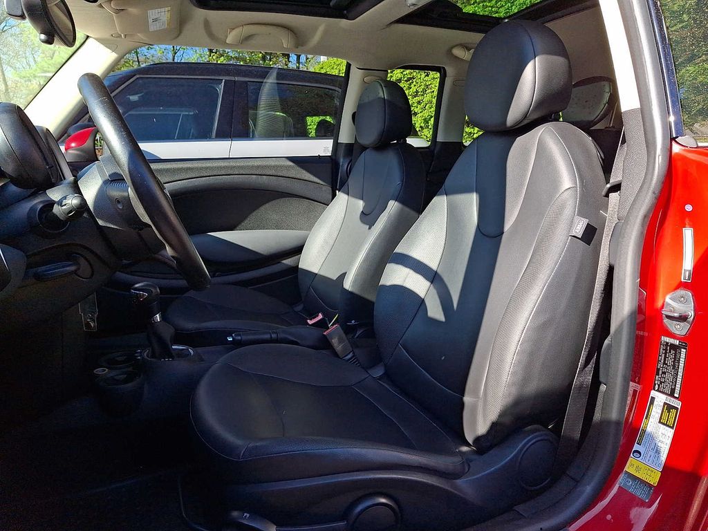 Thumbnail: 2011 MINI Cooper Clubman - 11