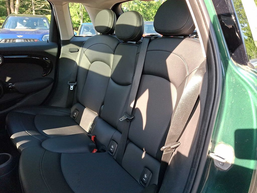 Thumbnail: 2017 MINI Cooper Hardtop - 7