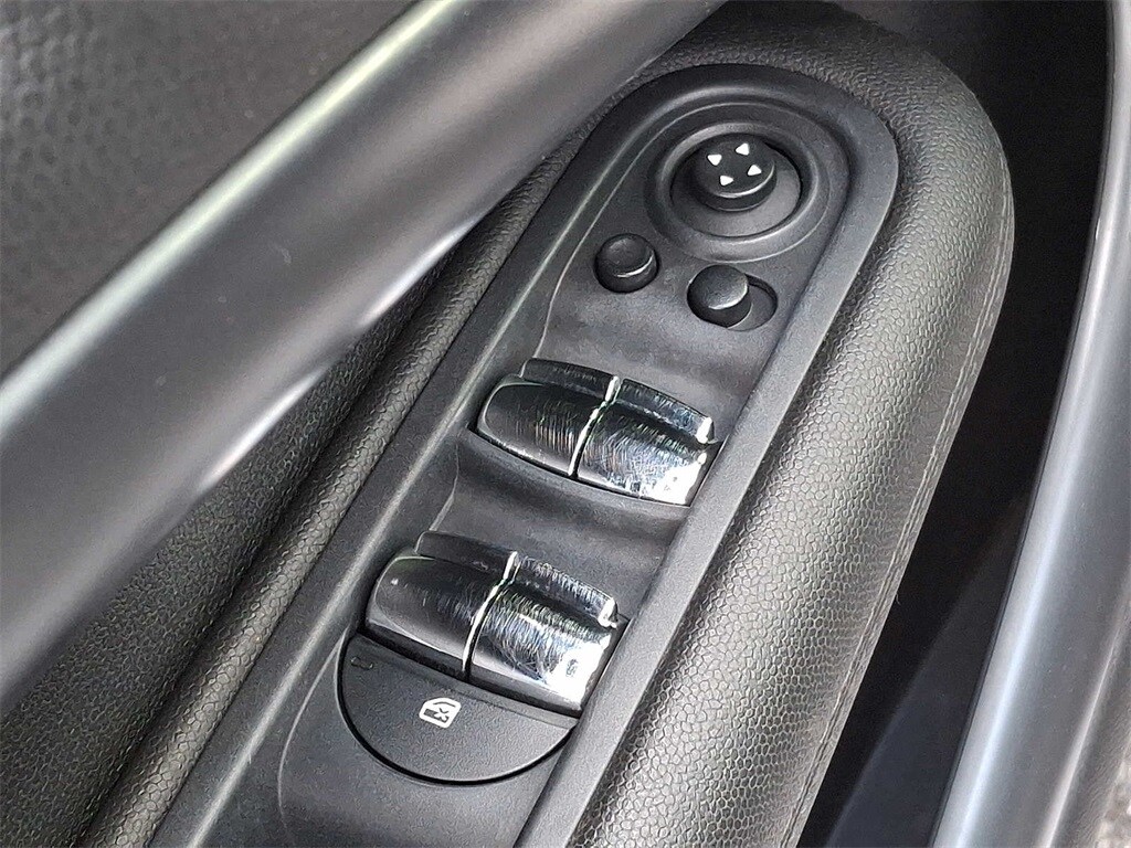 Thumbnail: 2014 MINI Cooper Countryman - 24