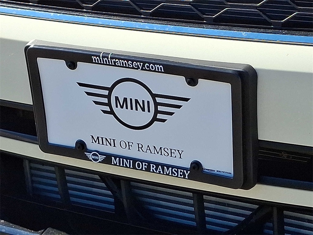 Thumbnail: 2023 MINI Cooper - 30