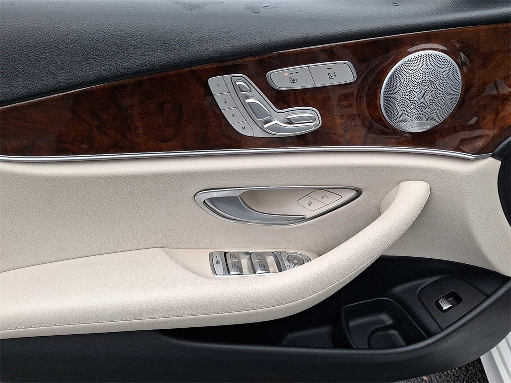 Thumbnail: 2019 Mercedes-Benz E-Class - 9