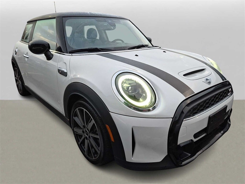 2023 Mini Cooper 2 Door Hardtop Signature photo 3