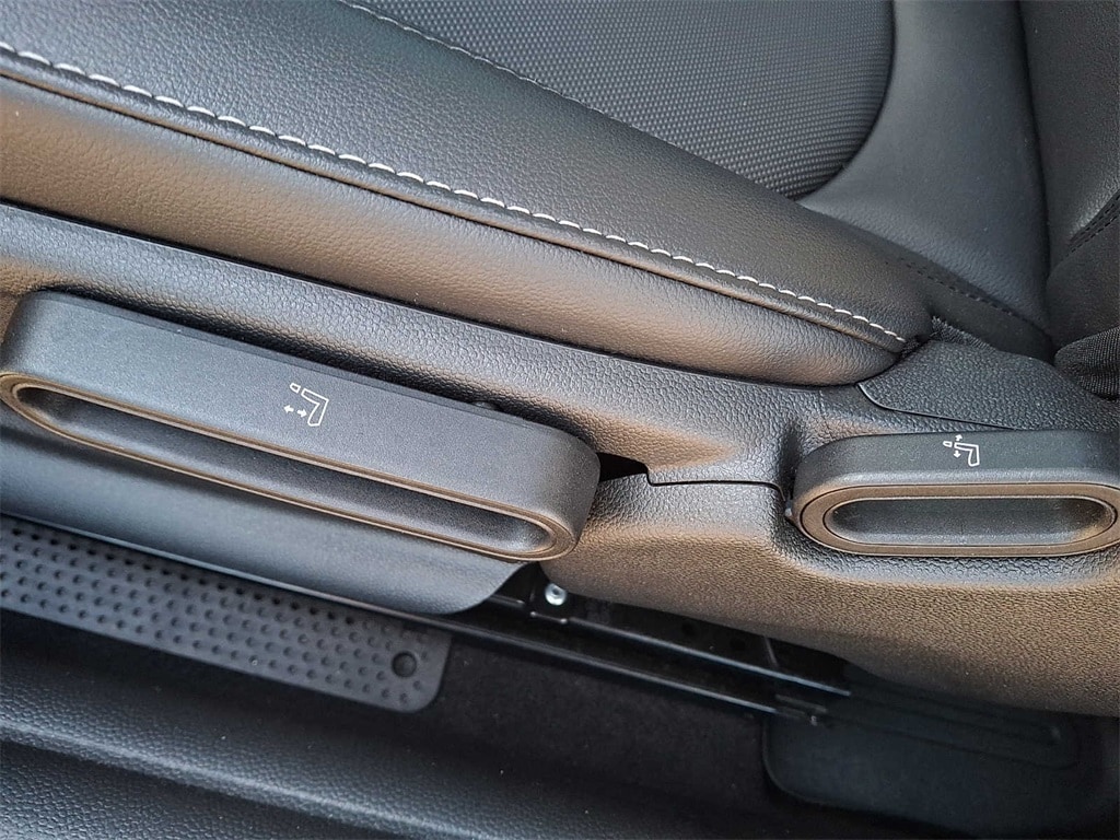 Thumbnail: 2023 MINI Cooper Hardtop - 14