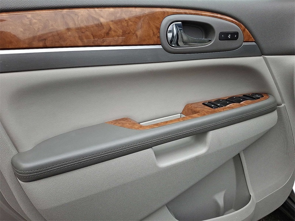 Thumbnail: 2011 Buick Enclave - 10