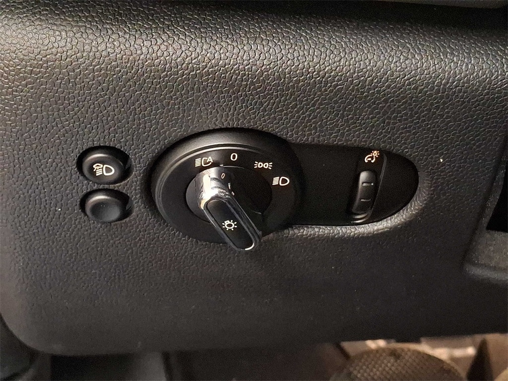 Thumbnail: 2023 MINI Cooper Convertible - 23