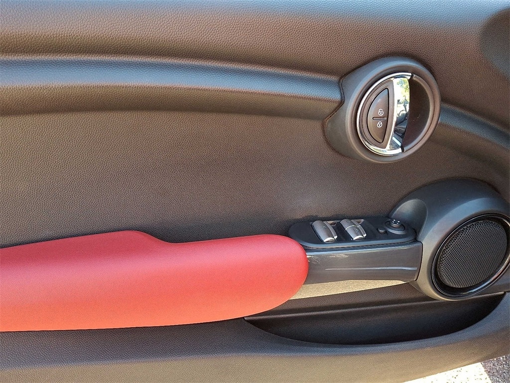 Thumbnail: 2017 MINI Cooper - 10