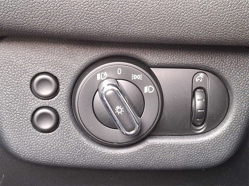 Thumbnail: 2019 MINI Cooper Clubman - 24