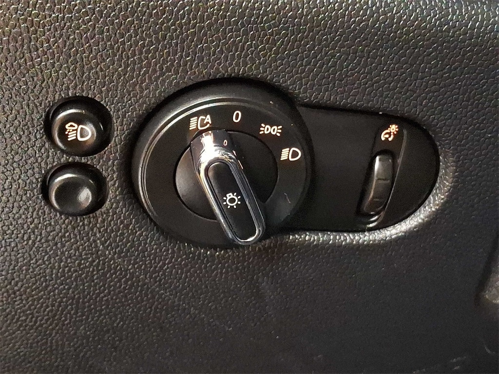 Thumbnail: 2023 MINI Cooper Hardtop - 22