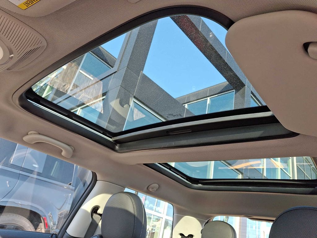 Thumbnail: 2022 MINI Cooper Hardtop - 12