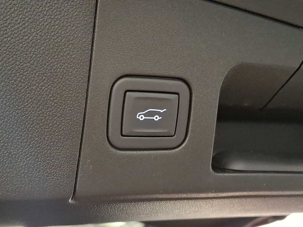 Thumbnail: 2024 Cadillac XT5 - 28