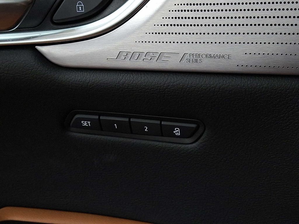Thumbnail: 2024 Cadillac XT5 - 25