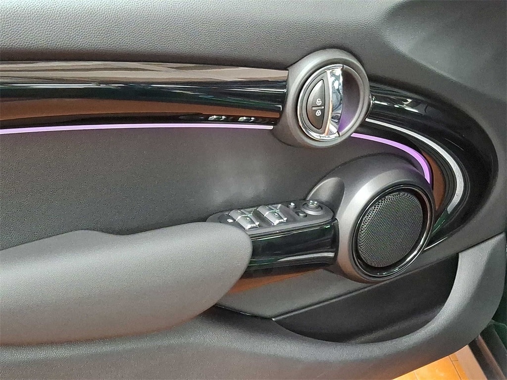 Thumbnail: 2024 MINI Cooper Hardtop - 9