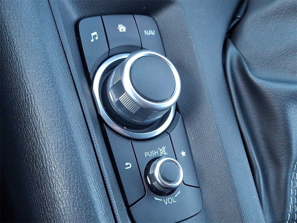 Thumbnail: 2022 Mazda MX-5 Miata - 18