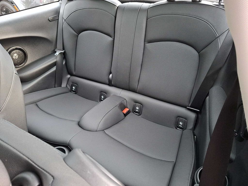 Thumbnail: 2024 MINI Cooper Hardtop - 8