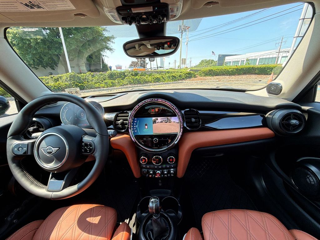 Thumbnail: 2022 MINI Cooper Hardtop - 18
