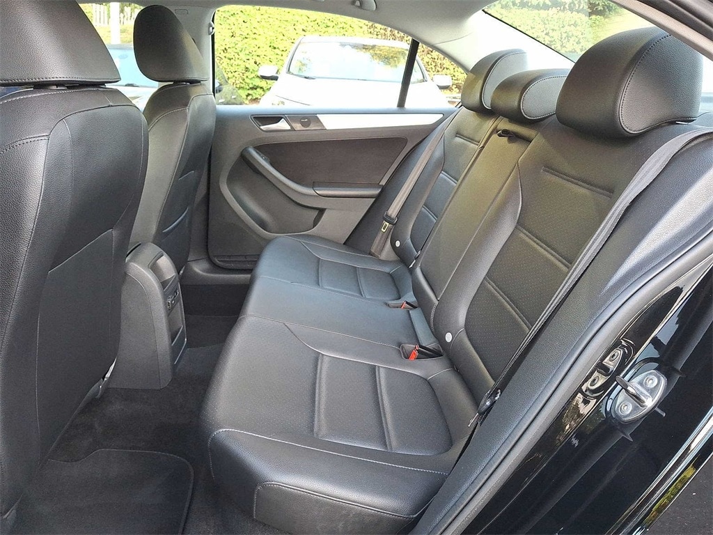Thumbnail: 2013 Volkswagen Jetta - 19