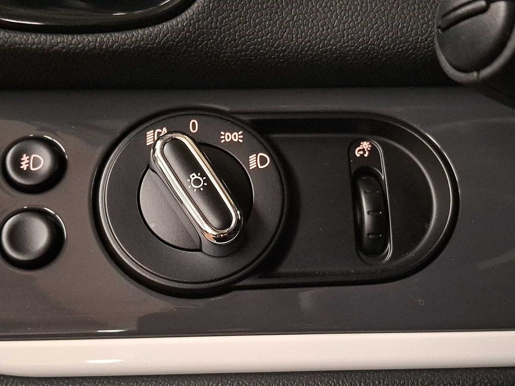 Thumbnail: 2020 MINI Cooper Countryman - 21