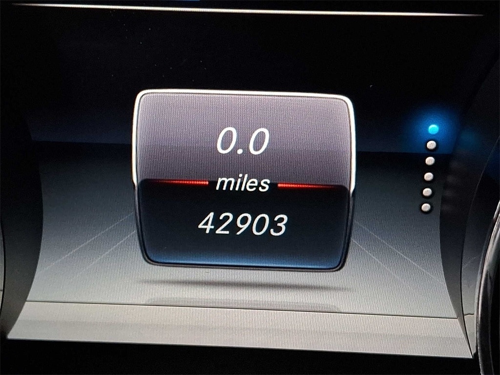 Thumbnail: 2019 Mercedes-Benz E-Class - 16