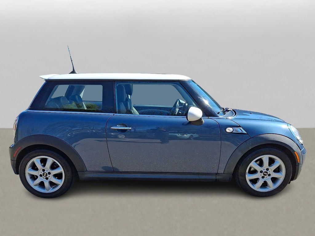Thumbnail: 2010 MINI Cooper - 4