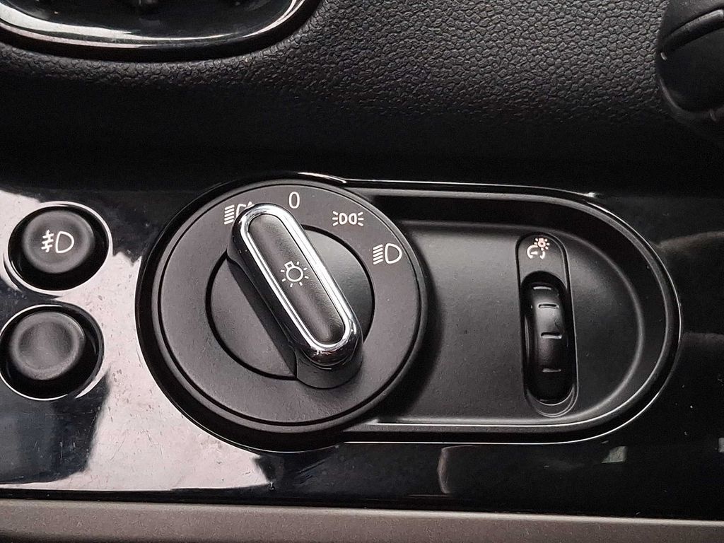 Thumbnail: 2019 MINI Cooper Countryman - 22